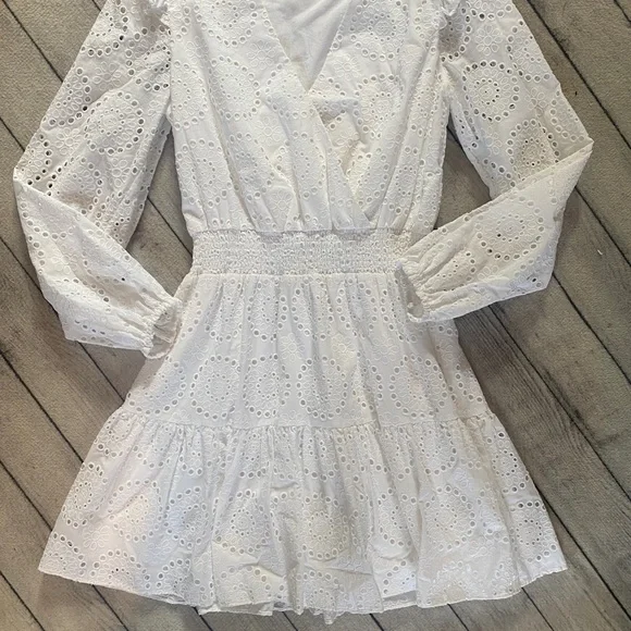 Lilly Pulitzer Taviana Long Sleeve Eyelet Dress, Sz. 12, White, EUC! - Picture 2 of 7